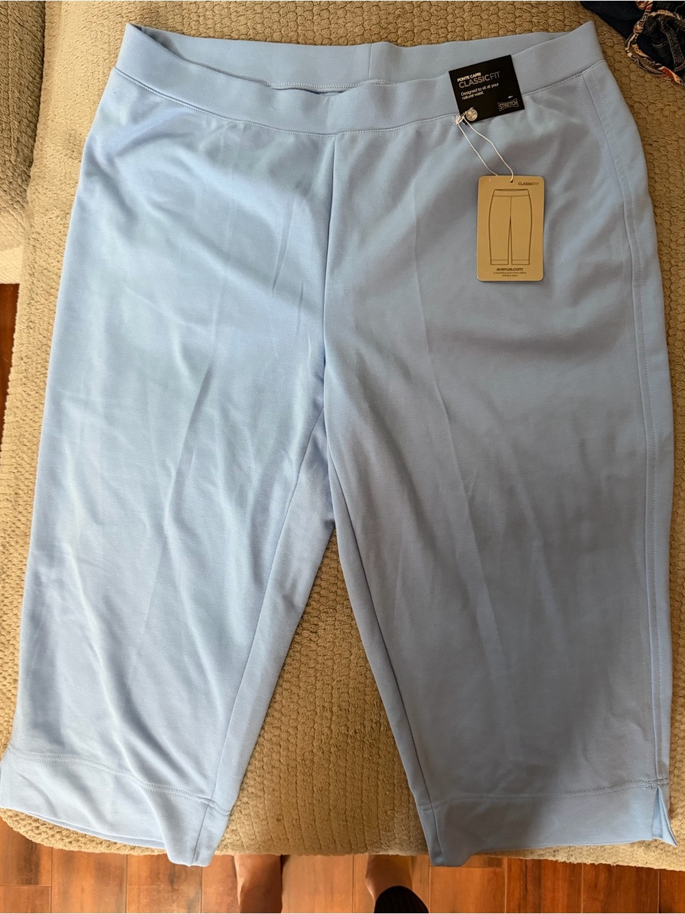 Avenue Light Blue Ponte Capri Pants - 18/20- NWT